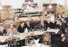 Aniversarea de 70 de ani a jurnalistului Felix Brunea-Fox, alături de Gheorghe Dinu (Ștefan Roll), Geo Bogza, Georghe Macovescu, Zaharia Stancu, Eugen Jebeleanu, în restaurantul „La Doi Cocoși”, ianuarie 1968