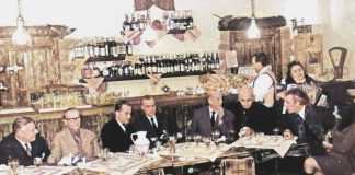 Aniversarea de 70 de ani a jurnalistului Felix Brunea-Fox, alături de Gheorghe Dinu (Ștefan Roll), Geo Bogza, Georghe Macovescu, Zaharia Stancu, Eugen Jebeleanu, în restaurantul „La Doi Cocoși”, ianuarie 1968