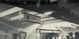 La magazin Decembrie 1985