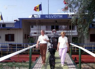 Tulcea ,august 1982. Cuplul Ceaușescu împreună cu cei doi câini